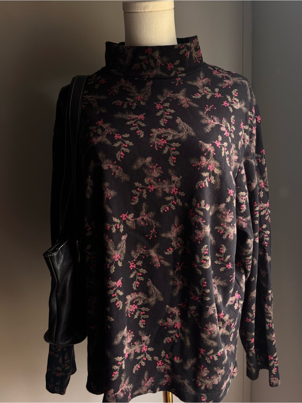 croft & barrow Black holly/ floral mockneck